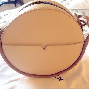 Von Holzhausen Circle Crossbody; slightly used